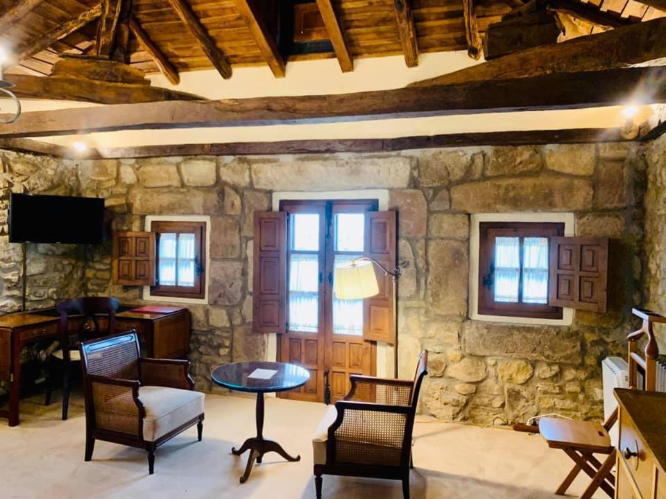 Posada La Torre De La Quintana リエンド エクステリア 写真