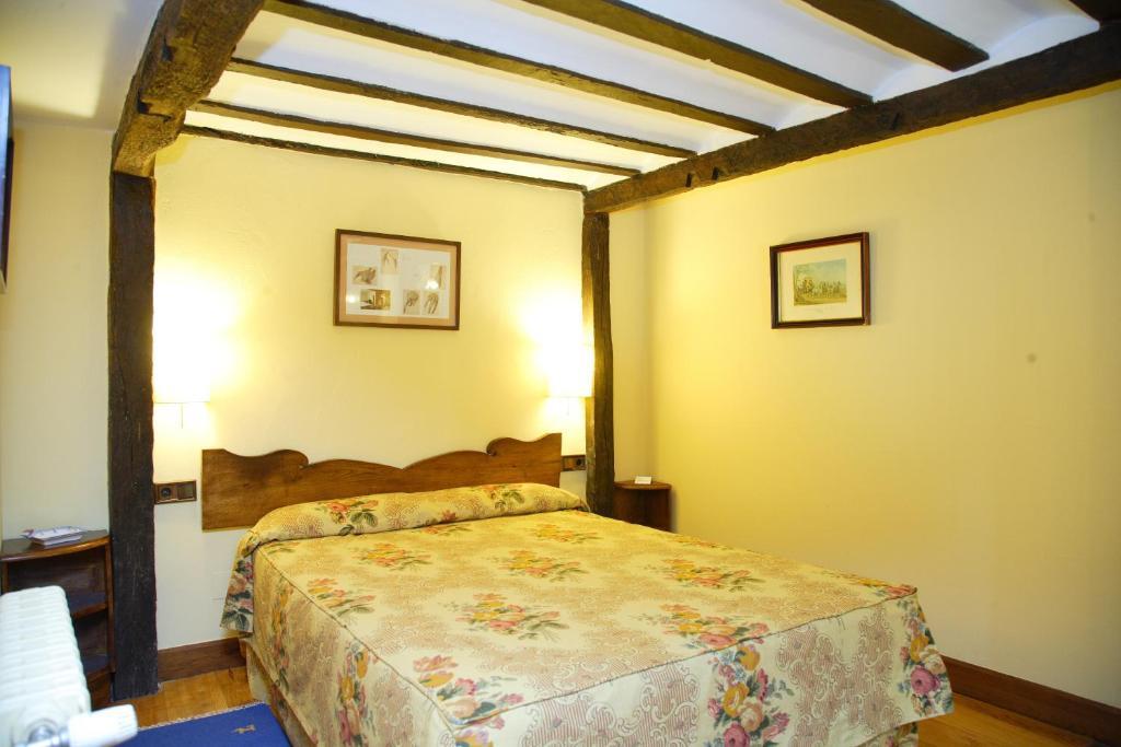 Posada La Torre De La Quintana リエンド 部屋 写真